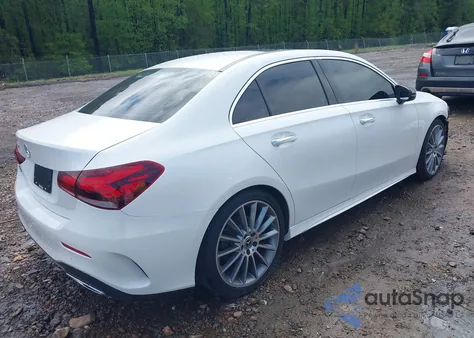 2019 Mercedes-Benz A 220 z USA, uszkodzony, nr VIN WDD3G4EB4KW013284